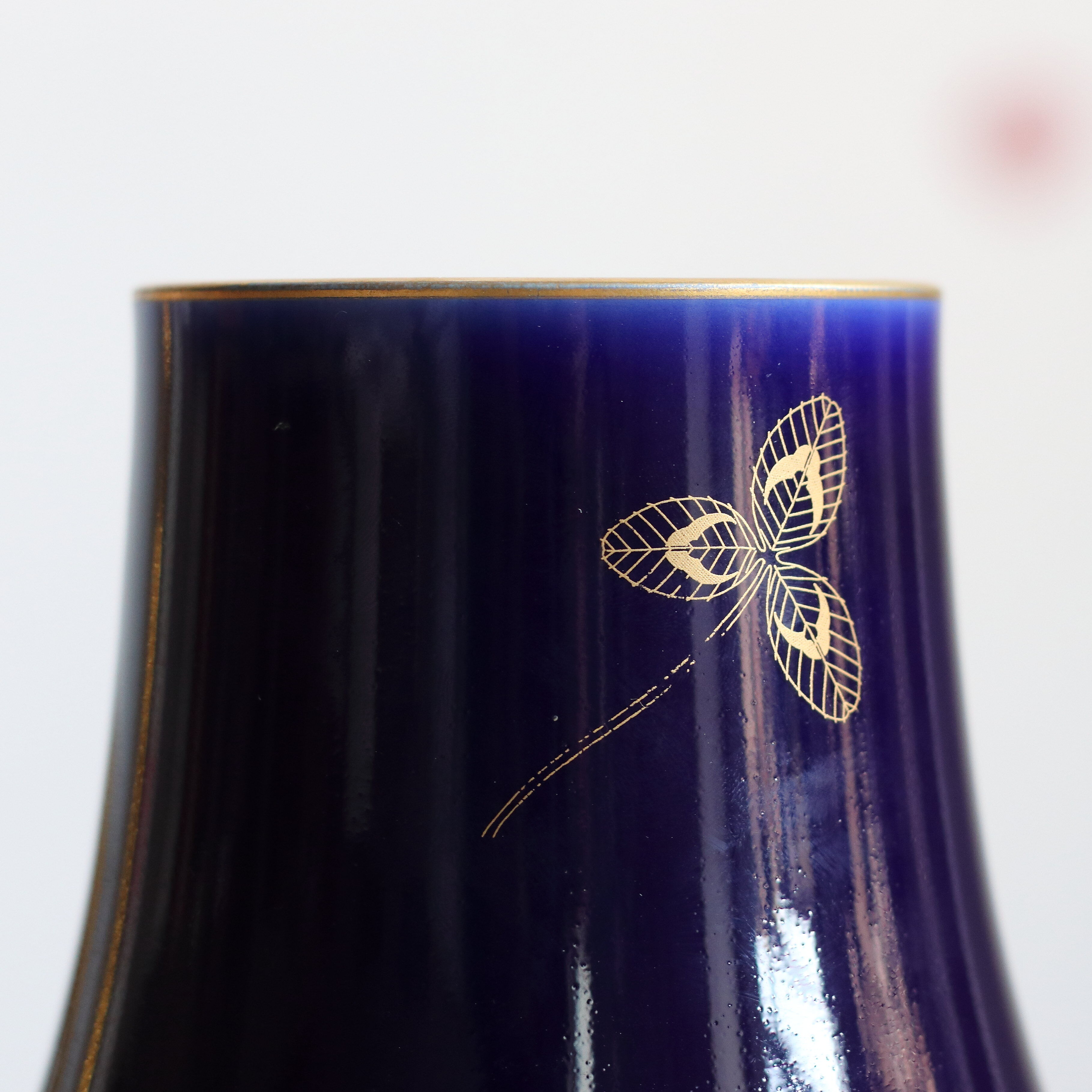 Vase in blue porcelain of Sèvres early twentieth century, 48 cm