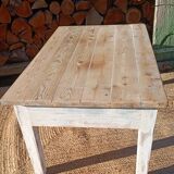 Farm table