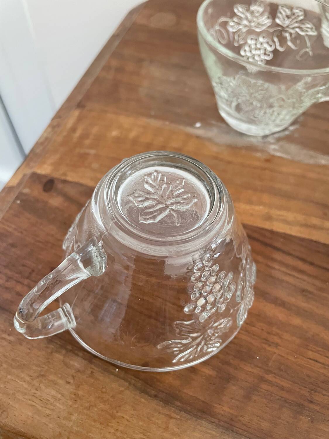 Set of 12 vintage grape mugs