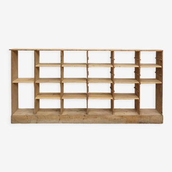 Furniture with adjustable shelves