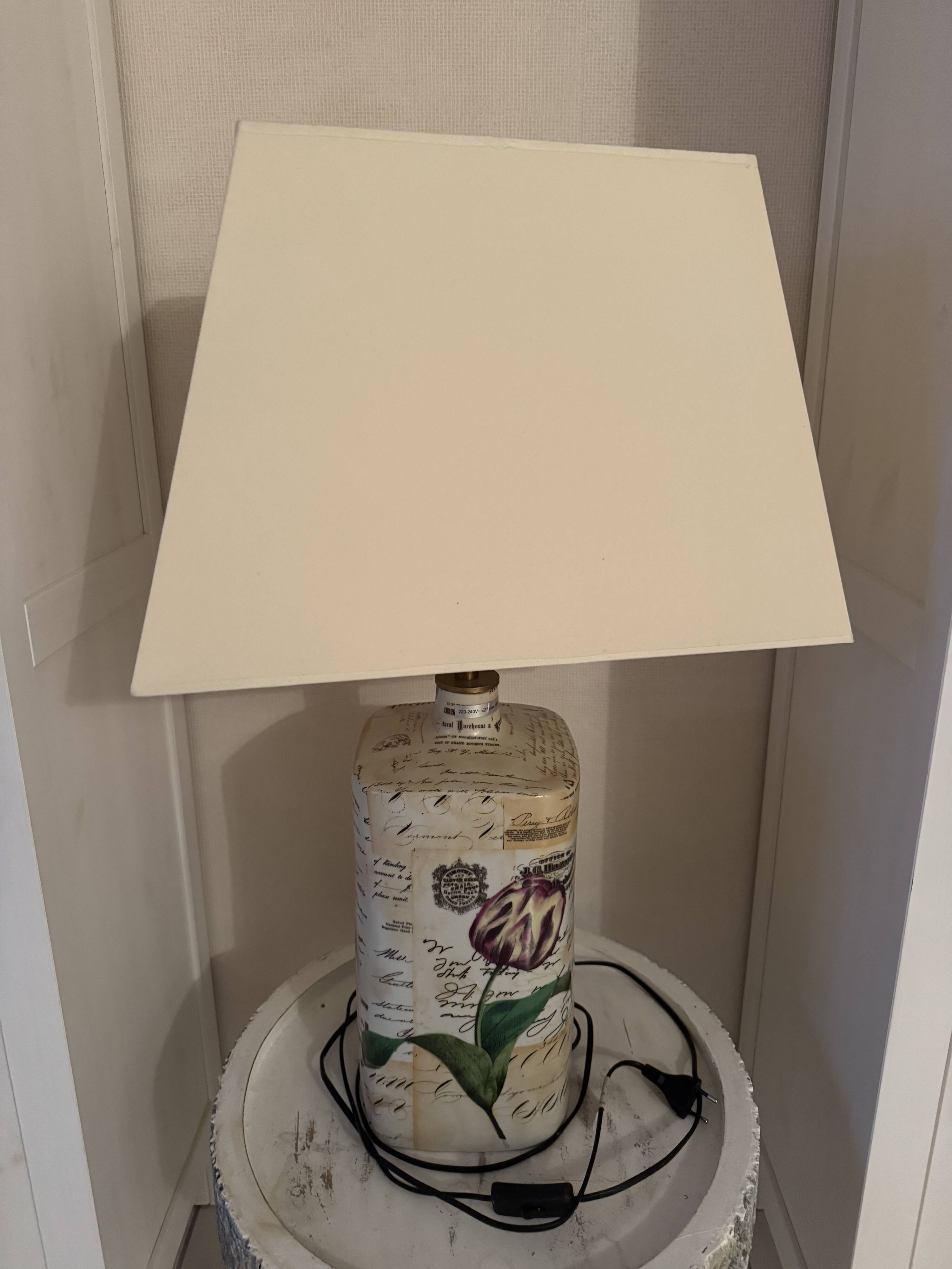 Lampe en porcelaine