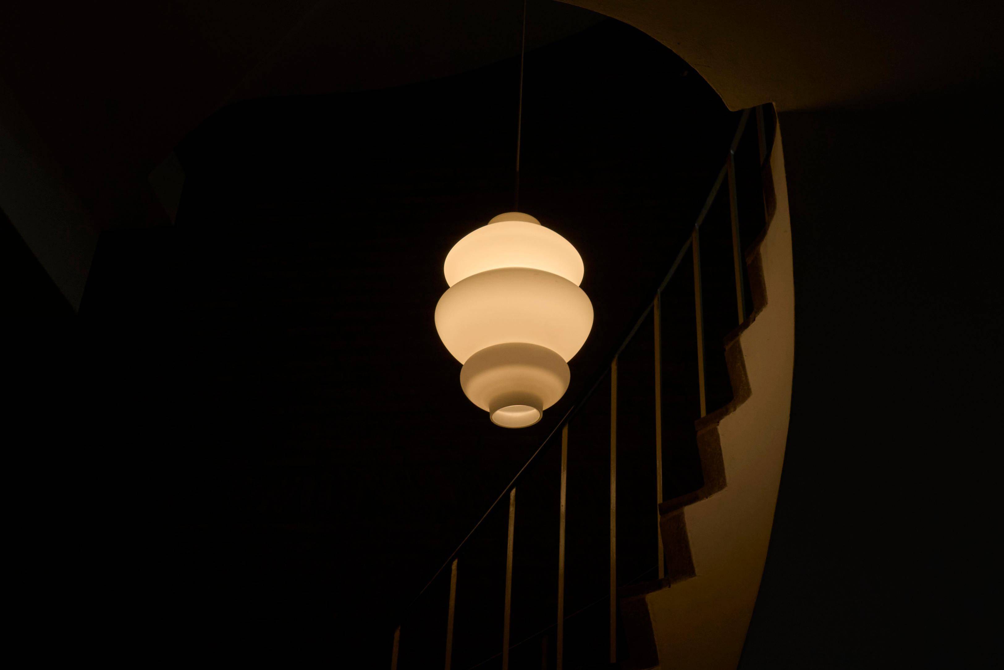 Large sculptural Mid Century pendant light in opaline glass, 1960.