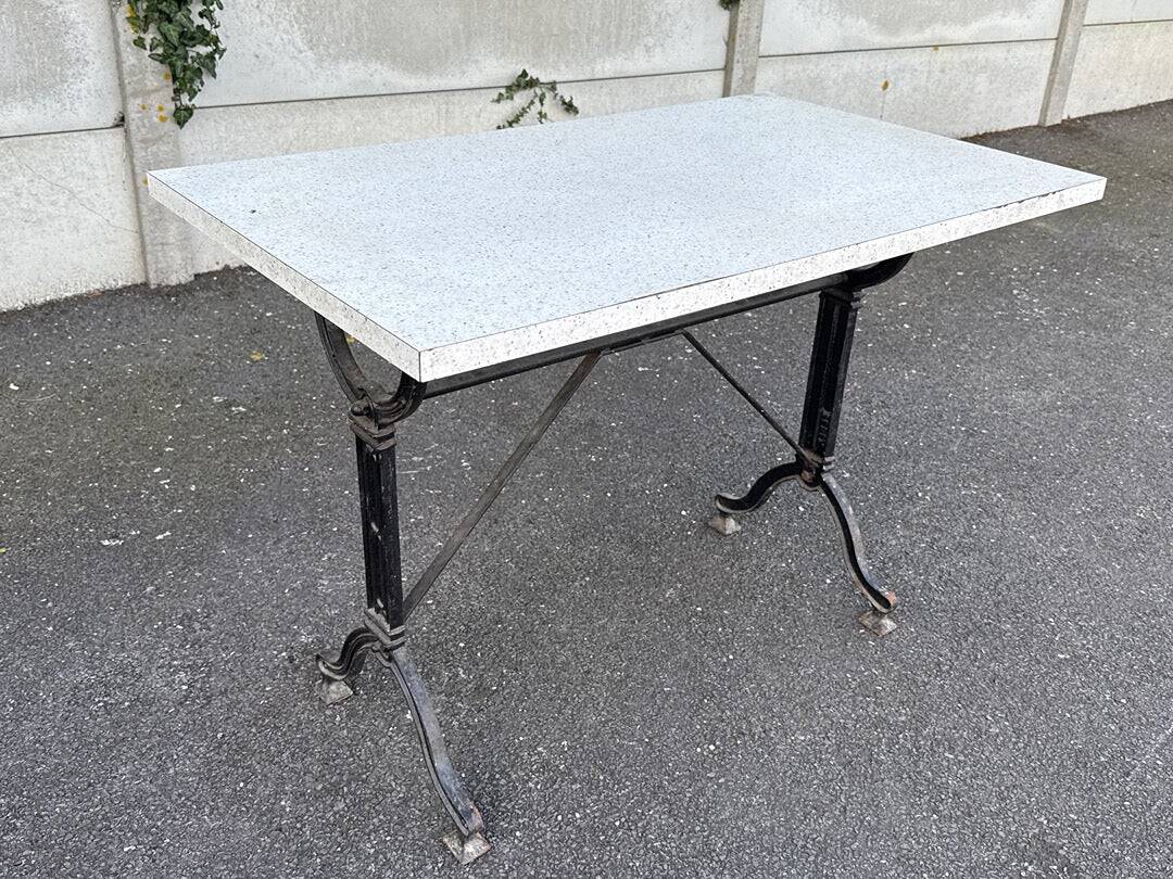 Bistro table – Vintage – Furniture – Speckled top