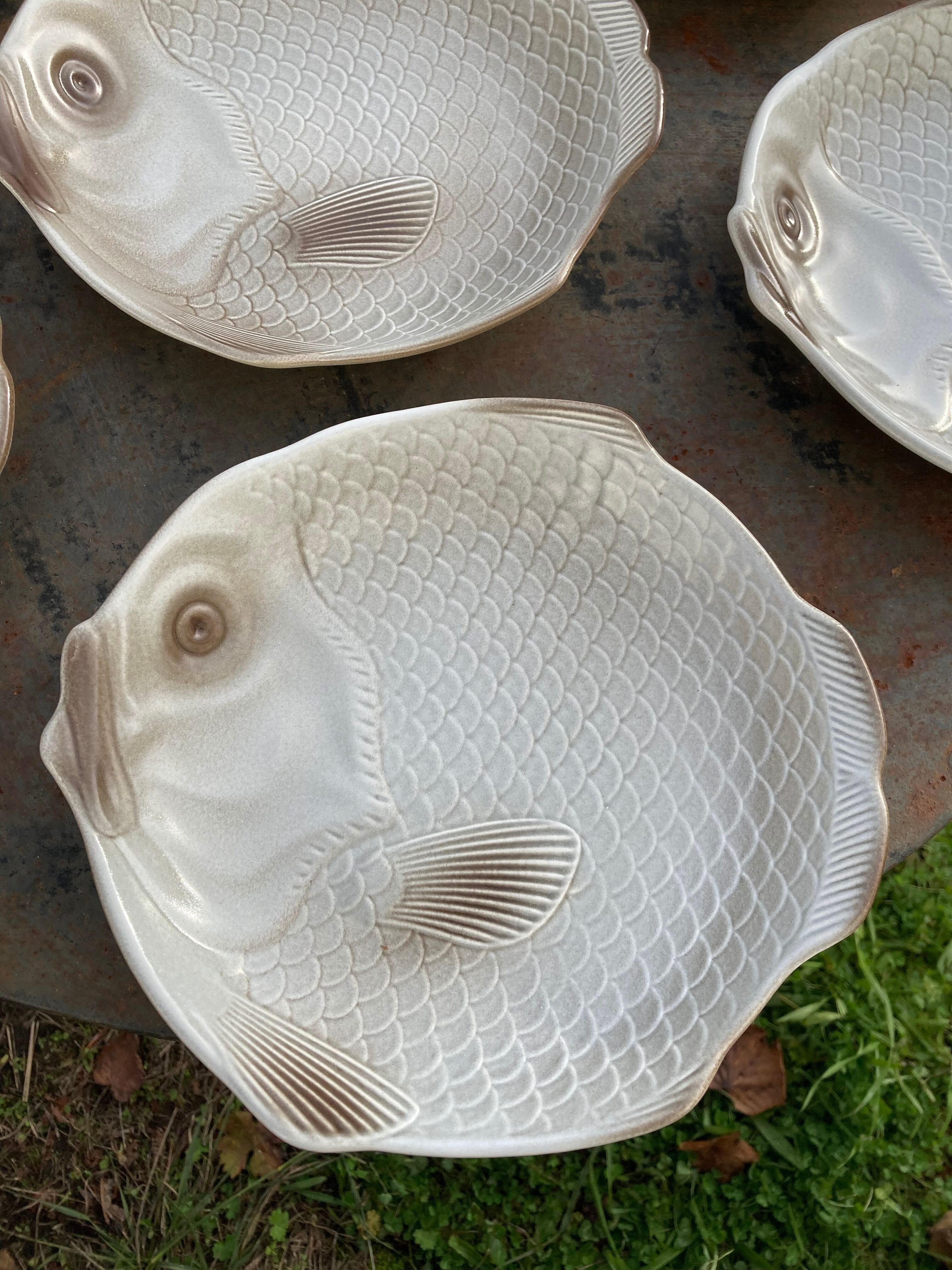 6 flat plates fish in beige ceramic Salins les bains