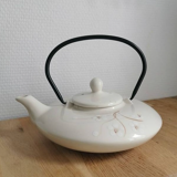 Ceramic teapot