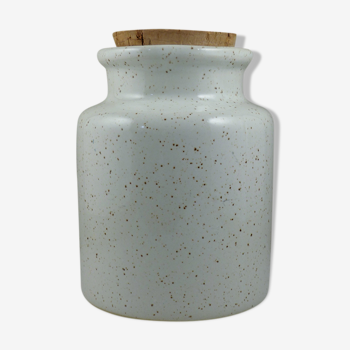 Speckled sandstone pot