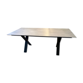 Table en céramique gris perle avec rallonge