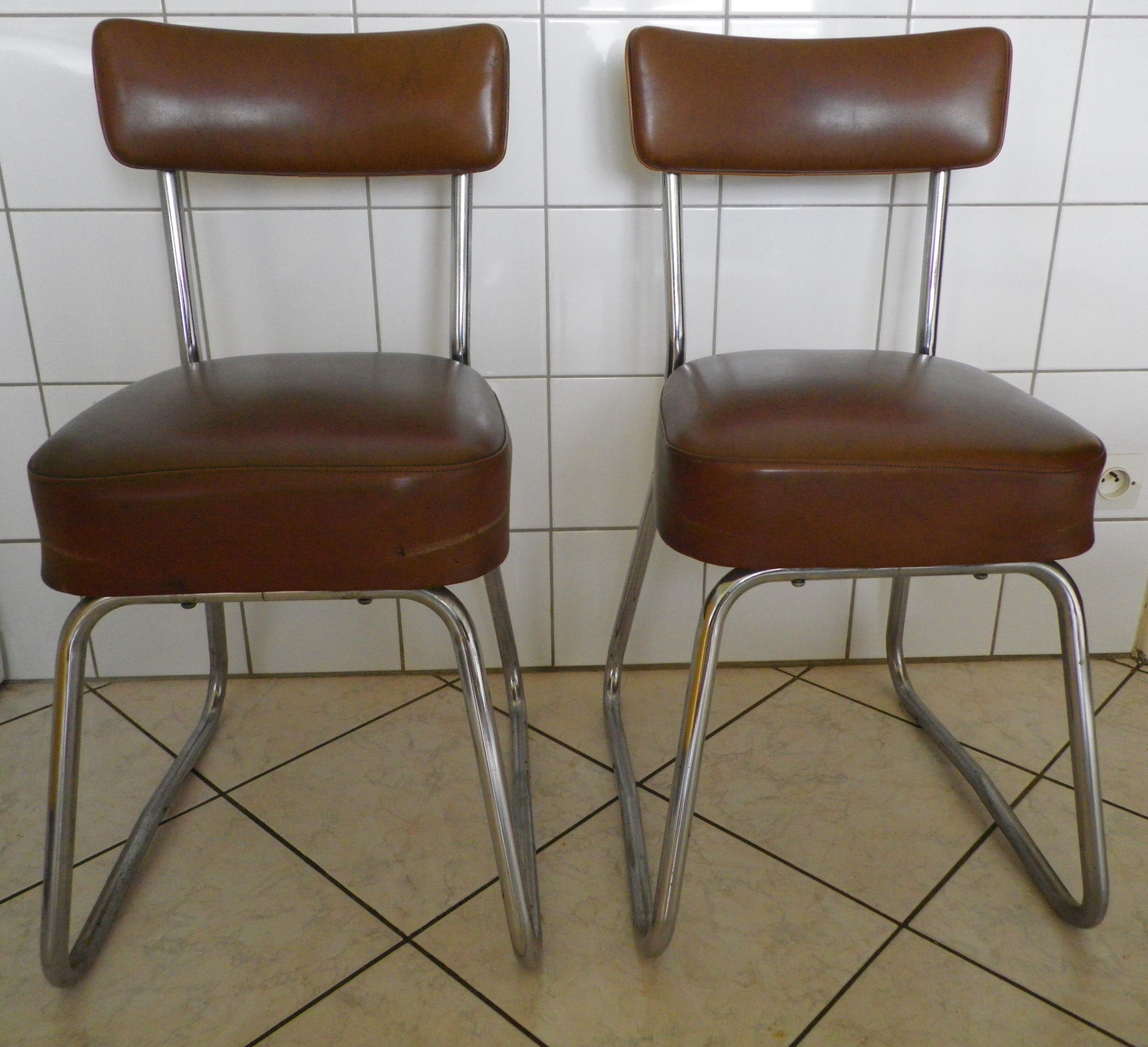 Lot of 2 chairs 60/70