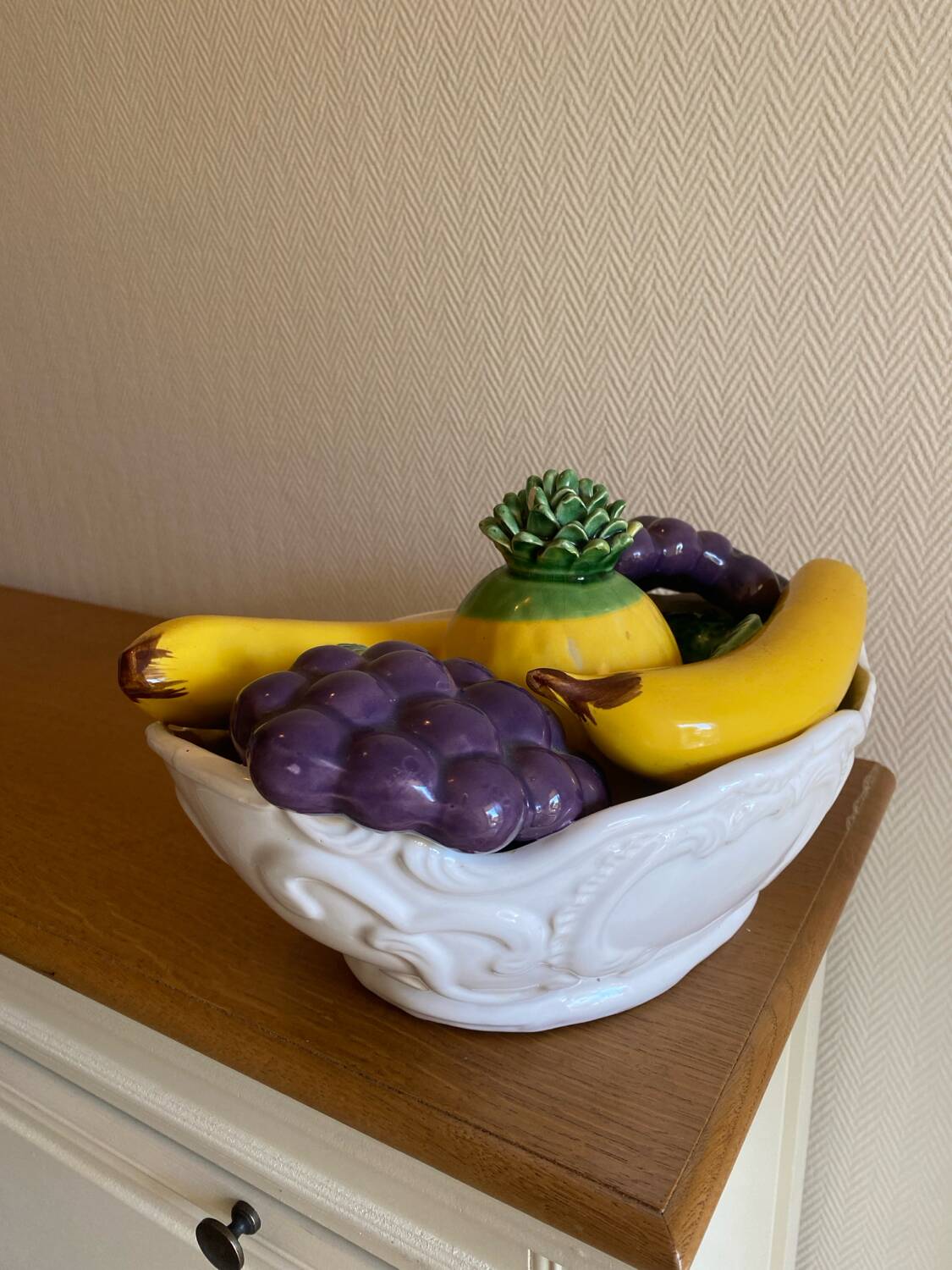 Trompe l'œil ceramic fruit bowl