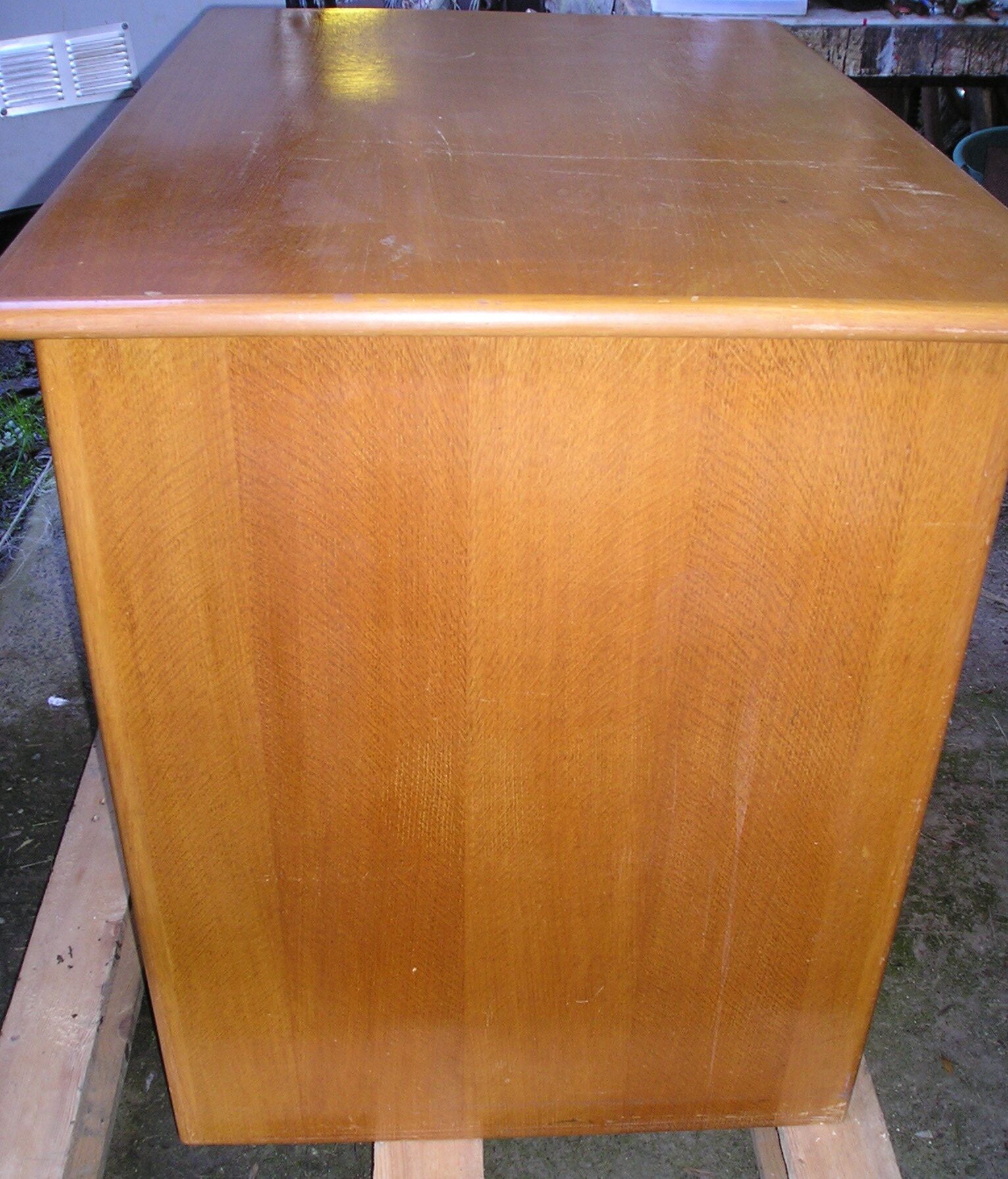 Bureau en chêne à 5 tiroirs années 70