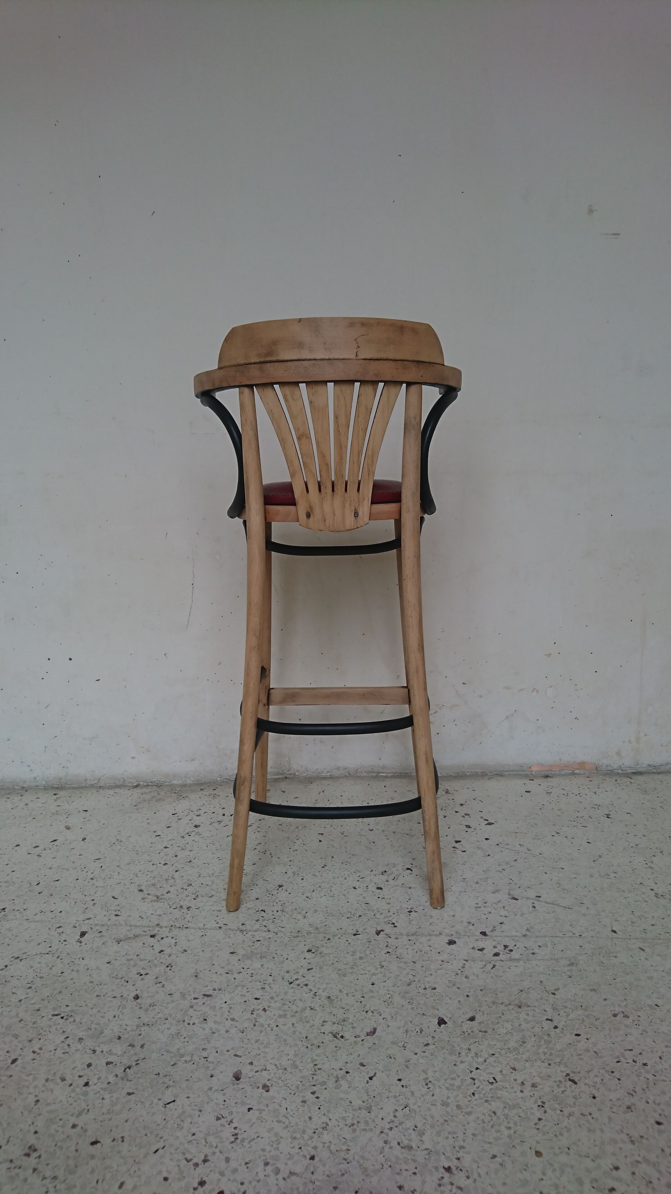 Paire de tabourets haut d'un ensemble bistrot