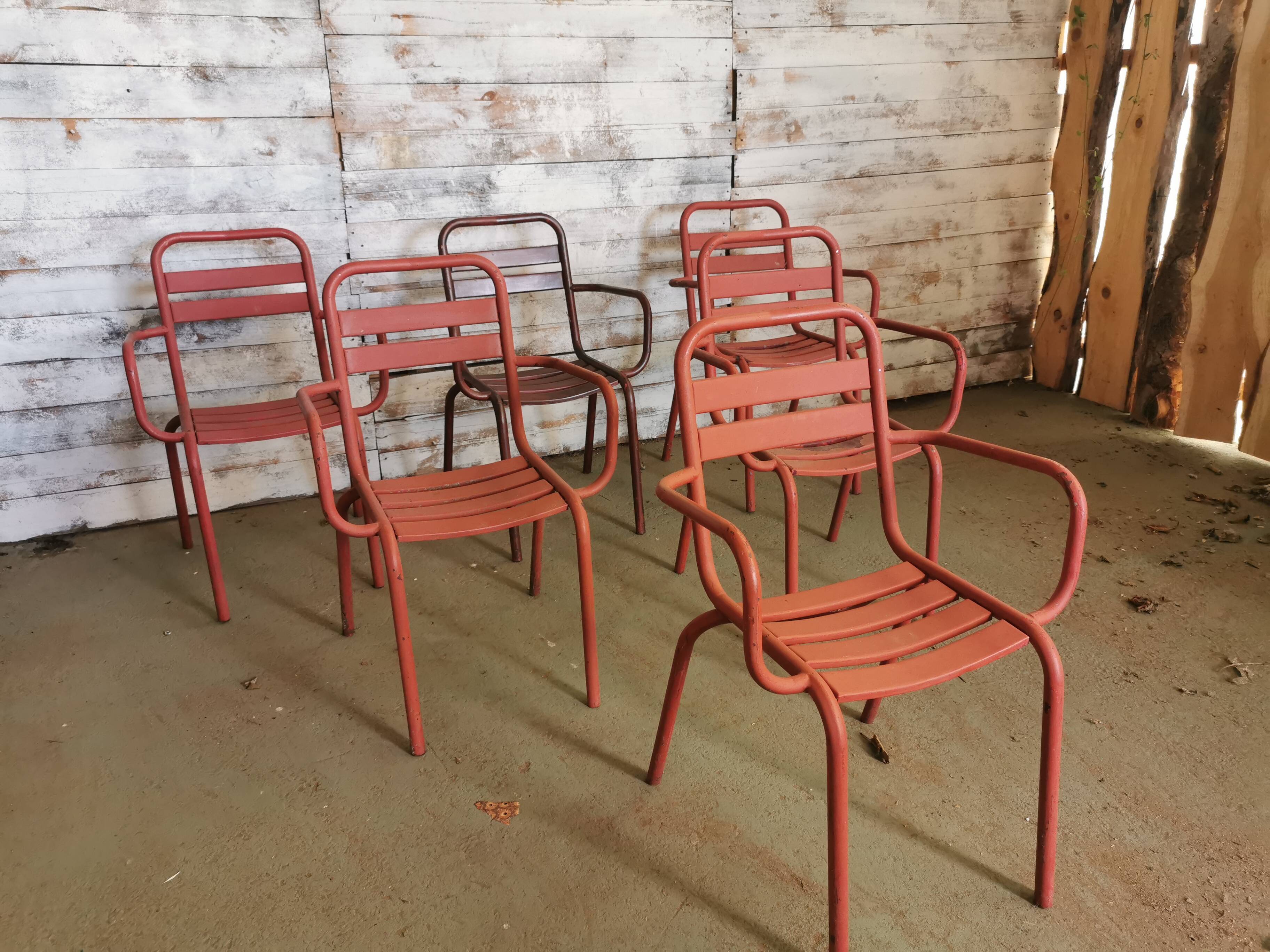 Chaise metalique bistrot