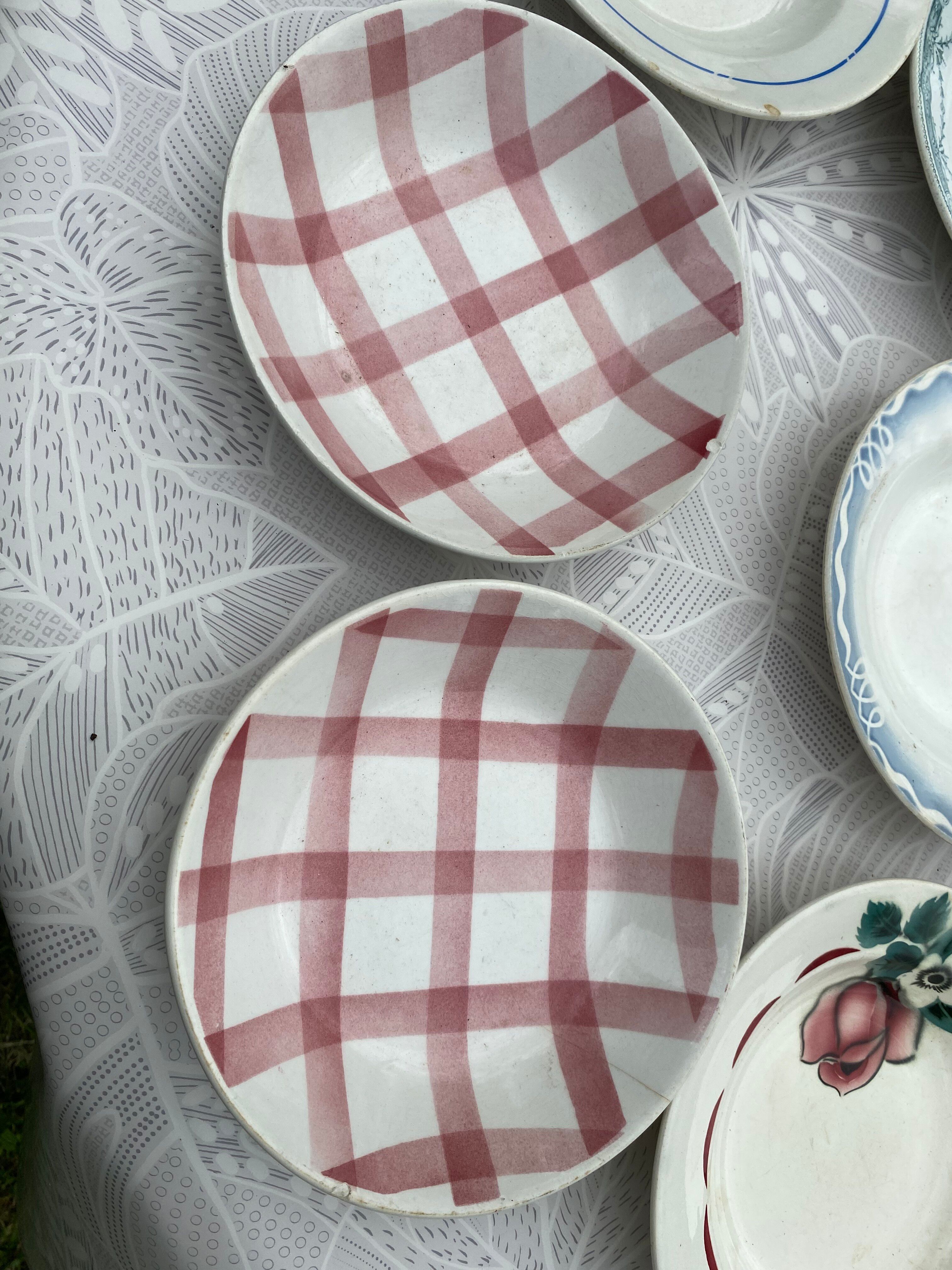Set of 15 vintage soup plates - Varied earthenware - Vintage charm