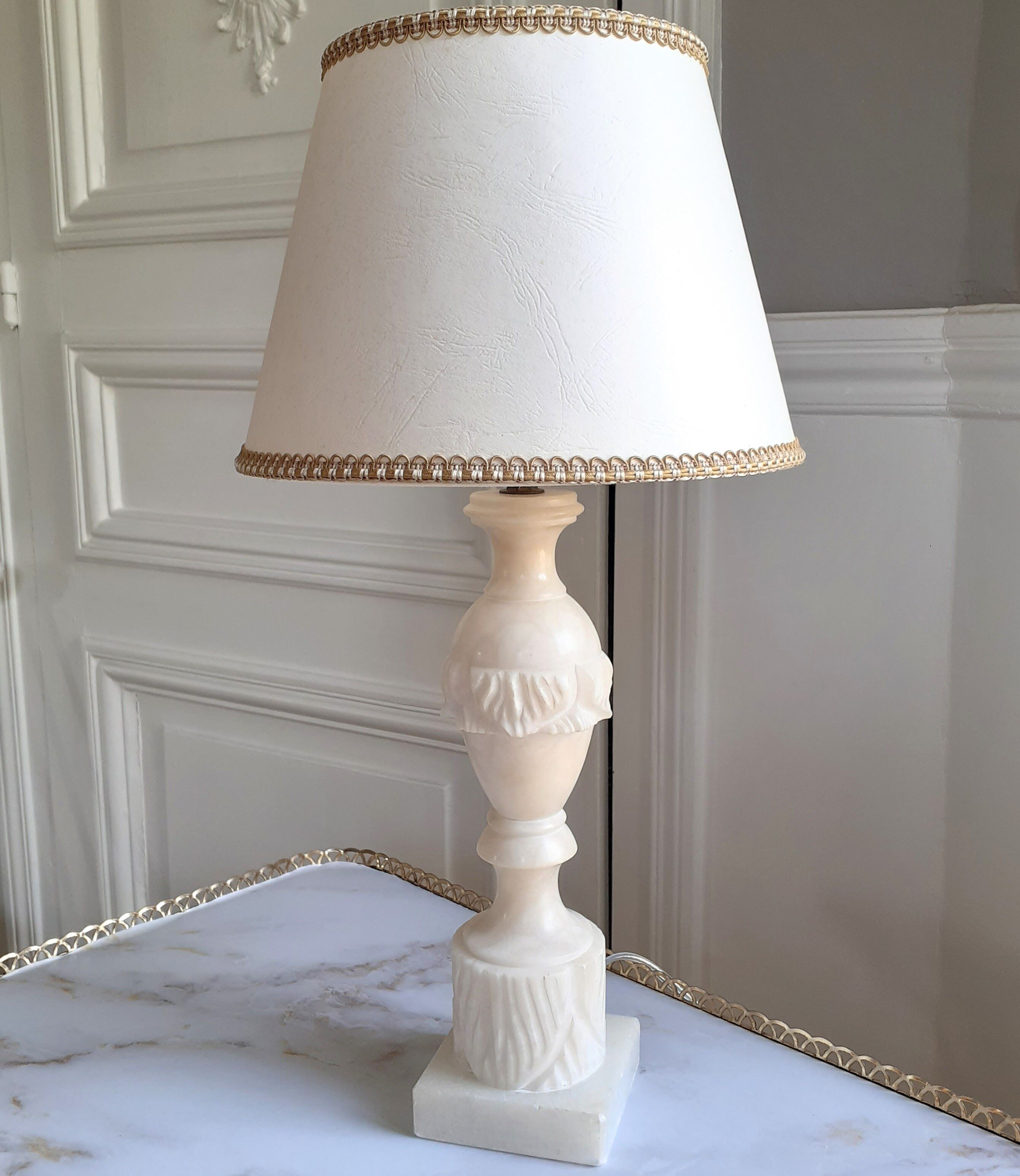 Alabaster marble lamp