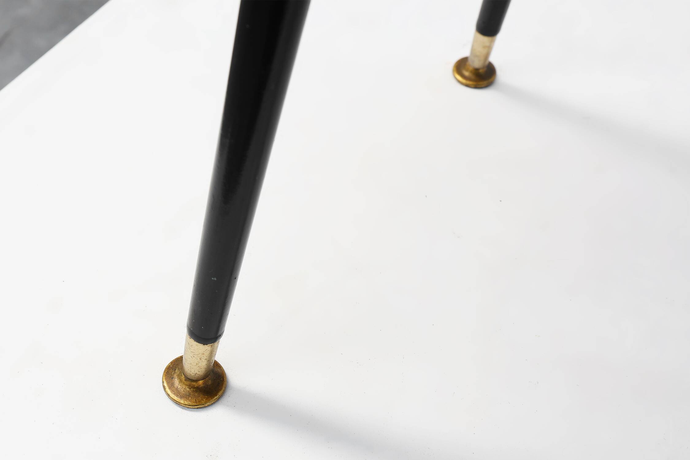 Mid‑Century Tripod Side Table with Black Tapered Legs and Brass Feet, Italy
