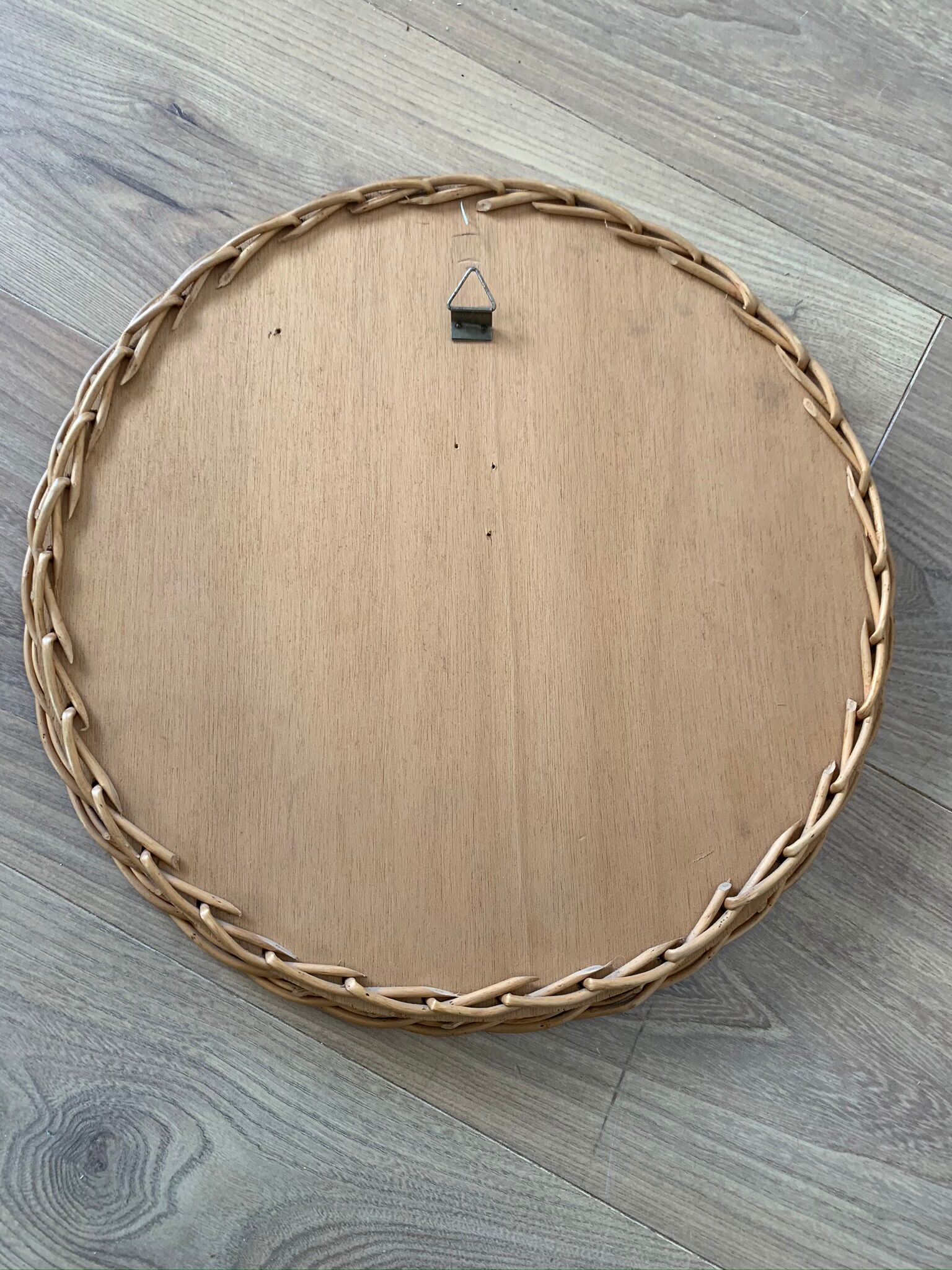 Old round mirror in rattan 34cm