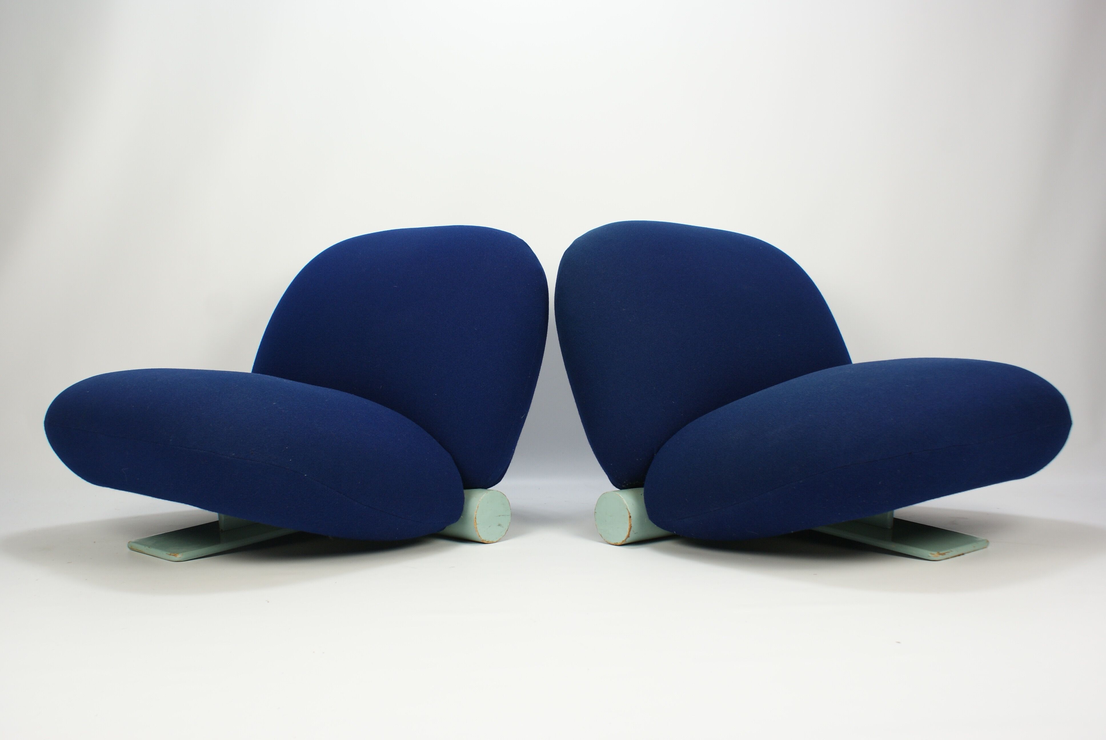 Artifort 200 lounge chair by John Jenkins 1980