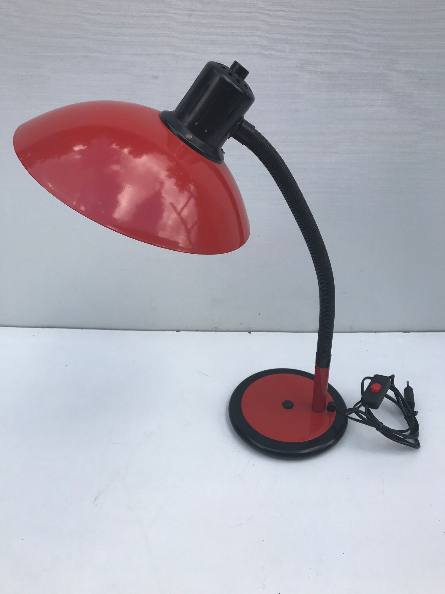 Lamp red metal of the years swivel Aluminor table 80 vintage