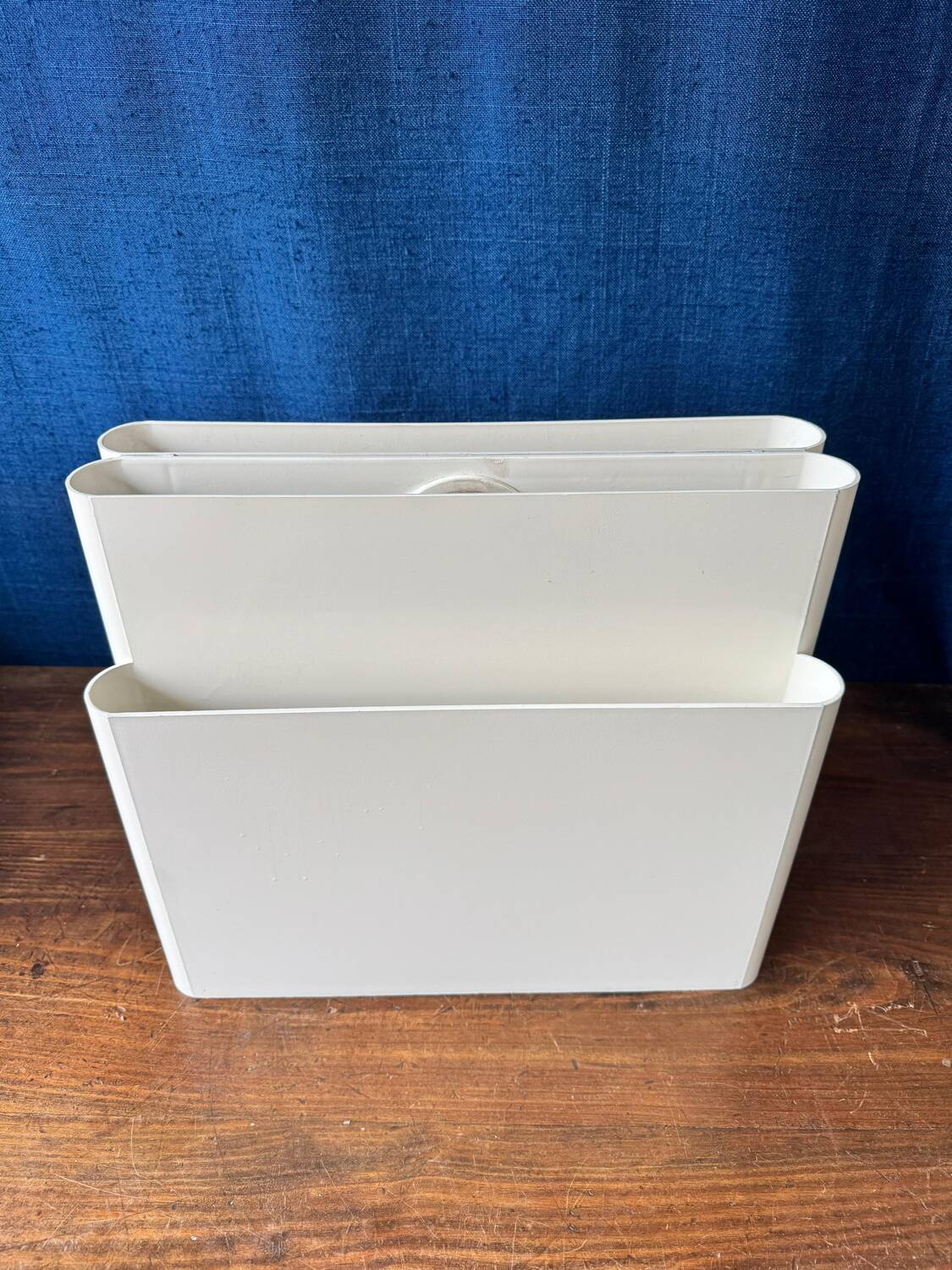 Kartell vintage magazine rack / bookcase – Design Giotto Stoppino