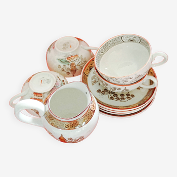 4 tasses à thé avec soucoupes et pot à lait Badonviller, modèle Tokio
