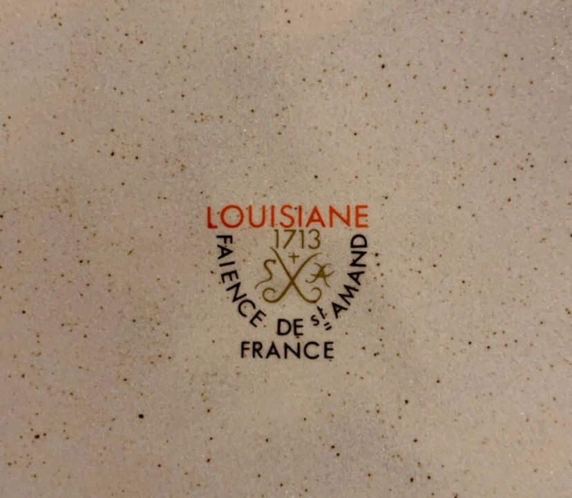 Burgundy fondue service