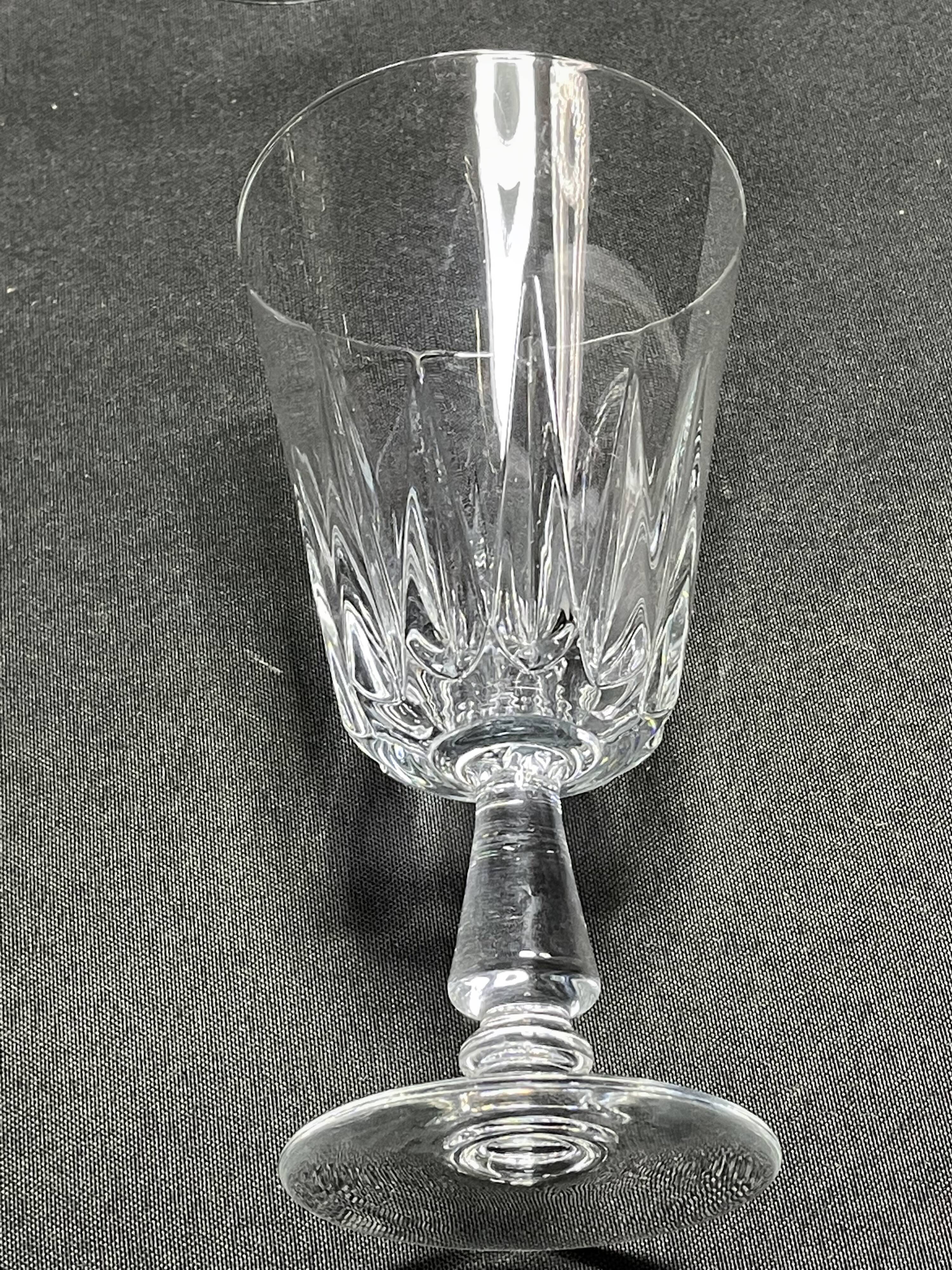 6 glasses on foot with water or wine