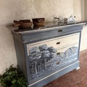 Commode Louis Philippe datant du 19e siècle avec marbre, peinture et patine