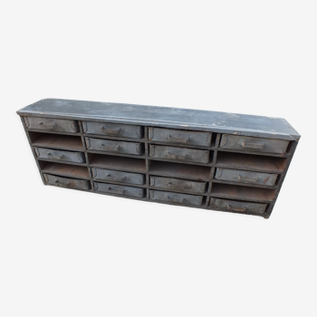 Garage or workshop furniture with drawers in cans