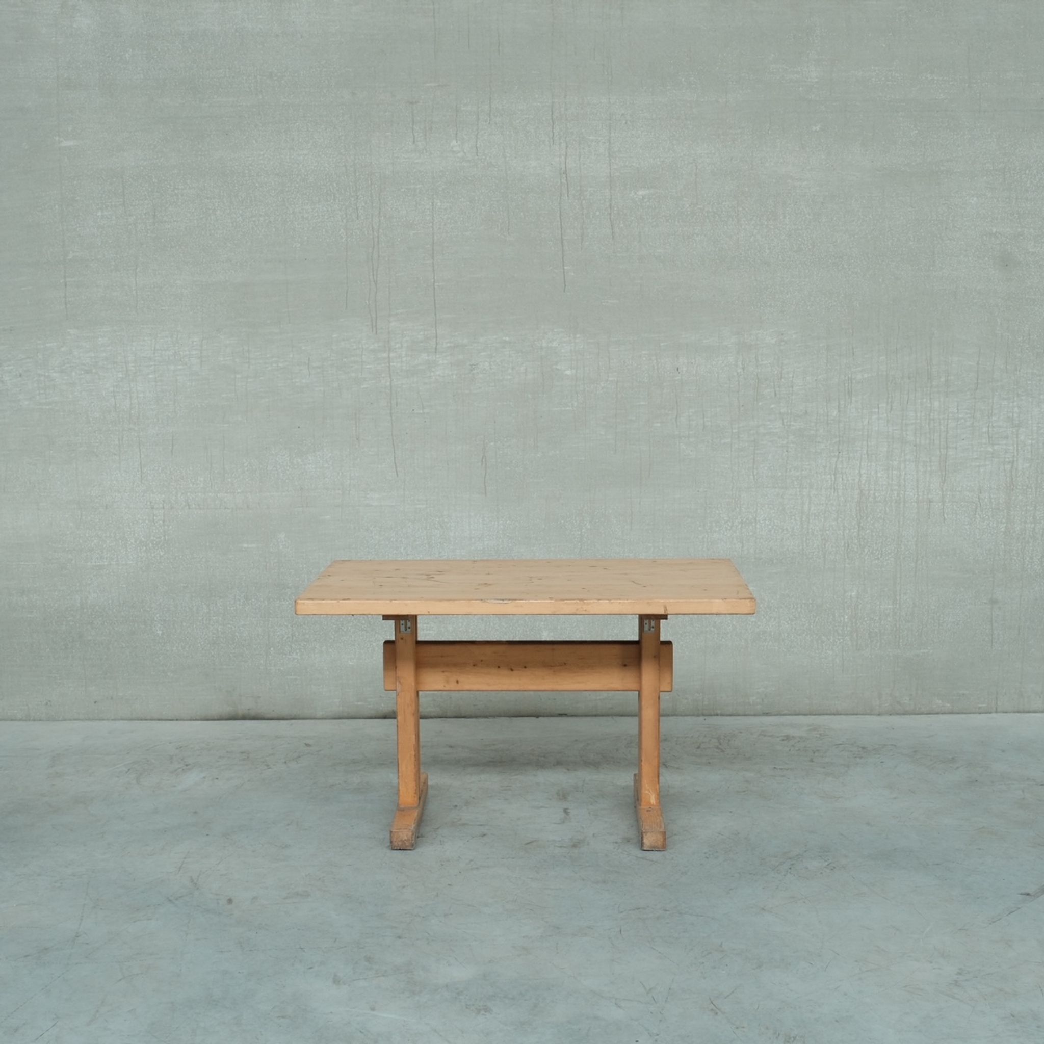 Table à manger de Charlotte Perriand  Les Arcs