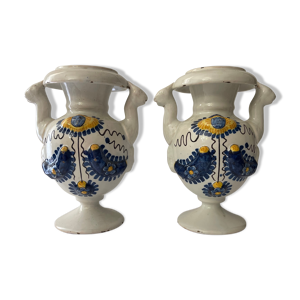 Paire de vases en faïence