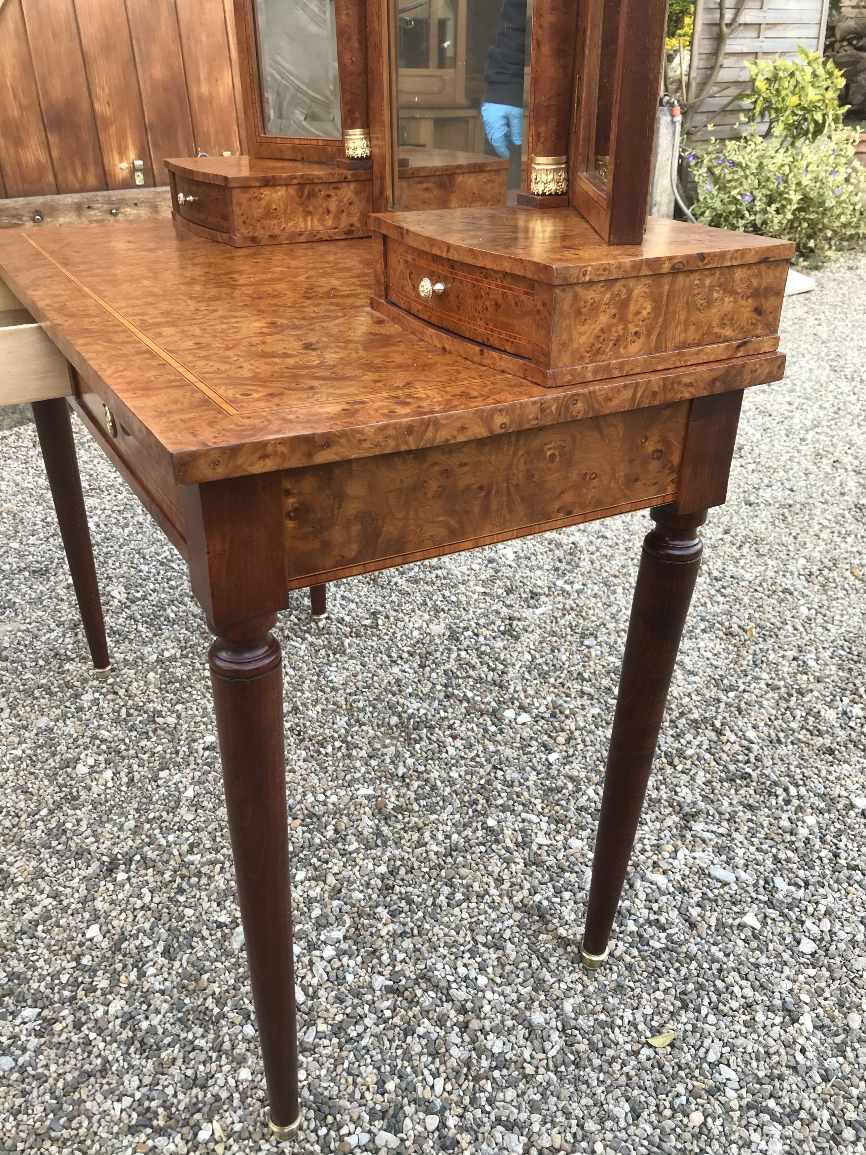 Coiffeuse Louis XVI ronce de noyer 1920
