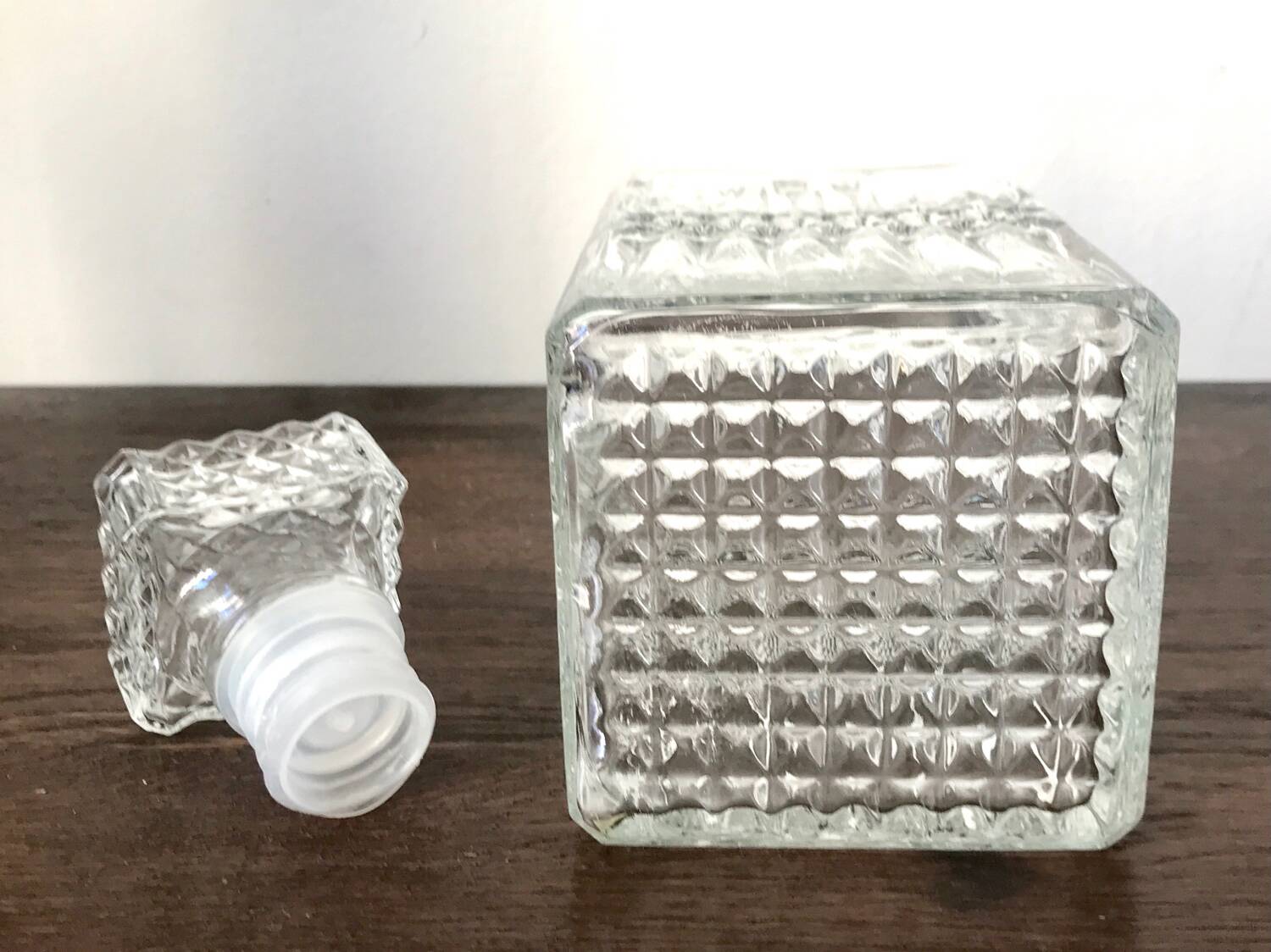 Glass whiskey decanter