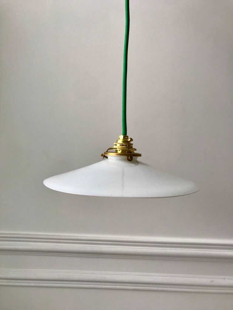 Suspension in smooth opaline green thread early twentieth century