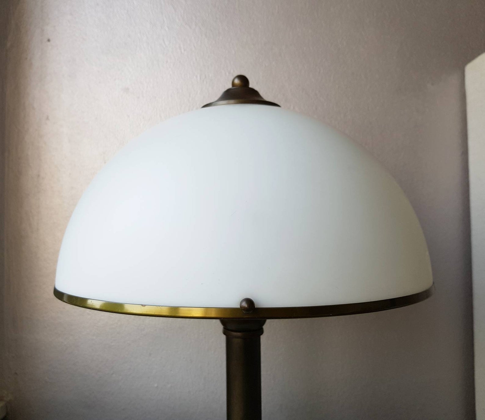 White mushroom table lamp 1970s space age