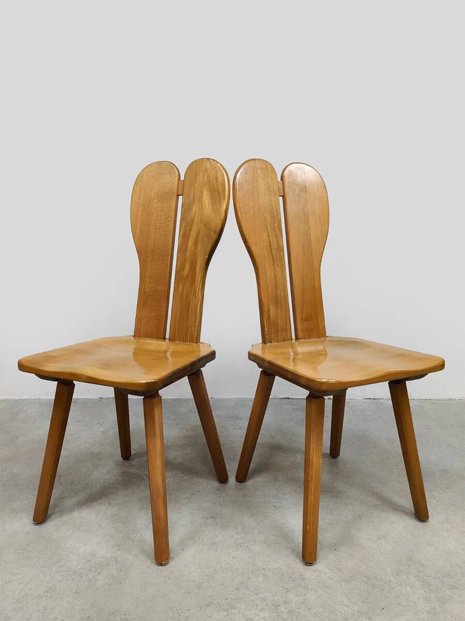 Chaises de salle à manger vintage brutalistes en bois 1970 « cœurs »