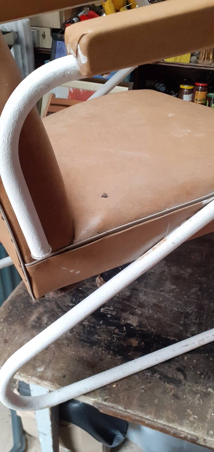 60s armchair with tubular legs, Ronéo style