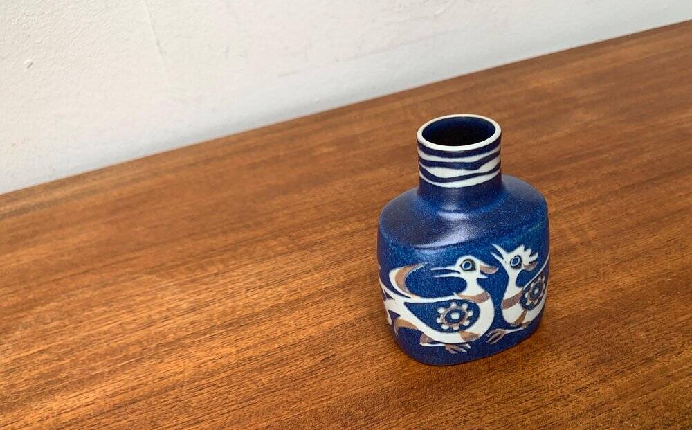 Danish mid-century porcelain vase from the Baca line with bird motif by Nils Thorsson for Aluminia Royal Copenhagen, 1960s.