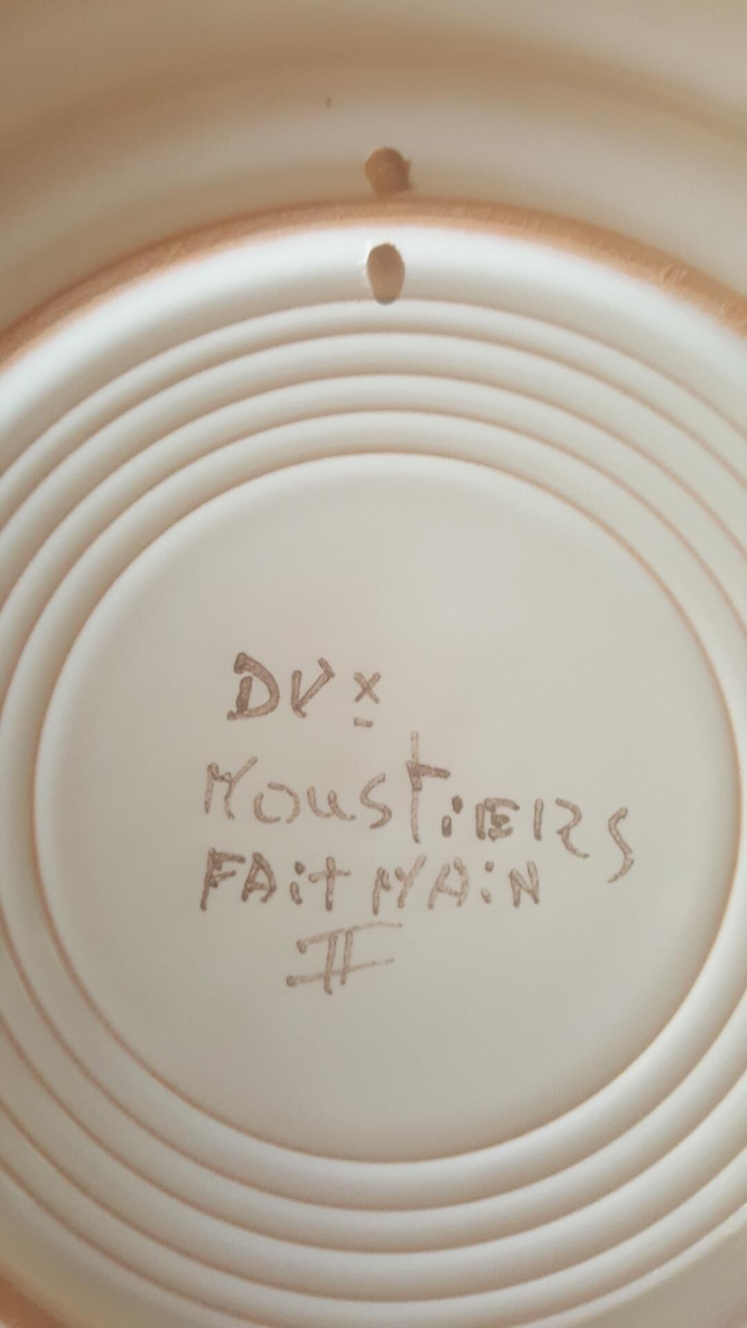 Plate in faience of Moustiers Martres Tolosane