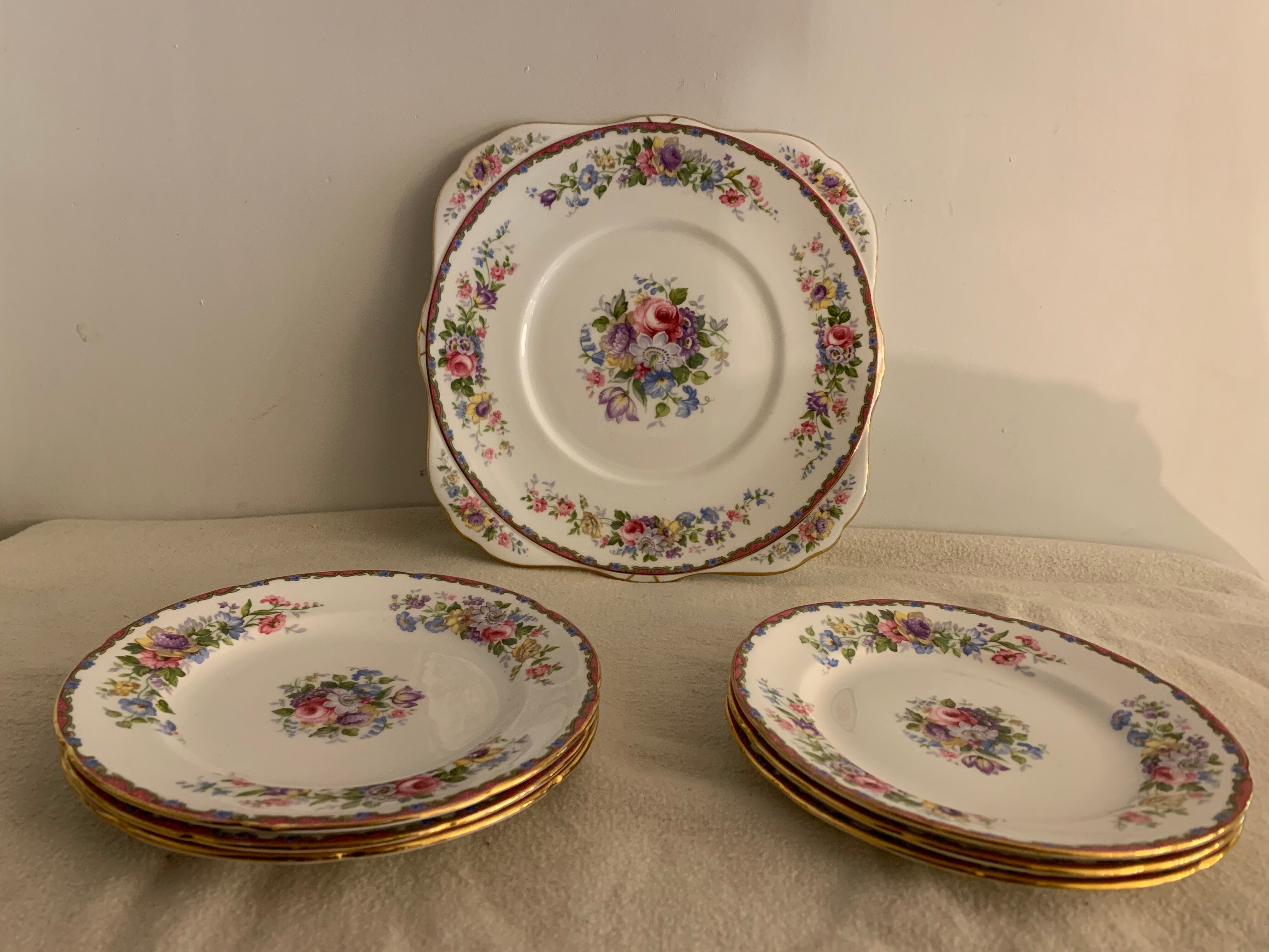 English dessert service 6 plates and 1 Grafton Royal dish