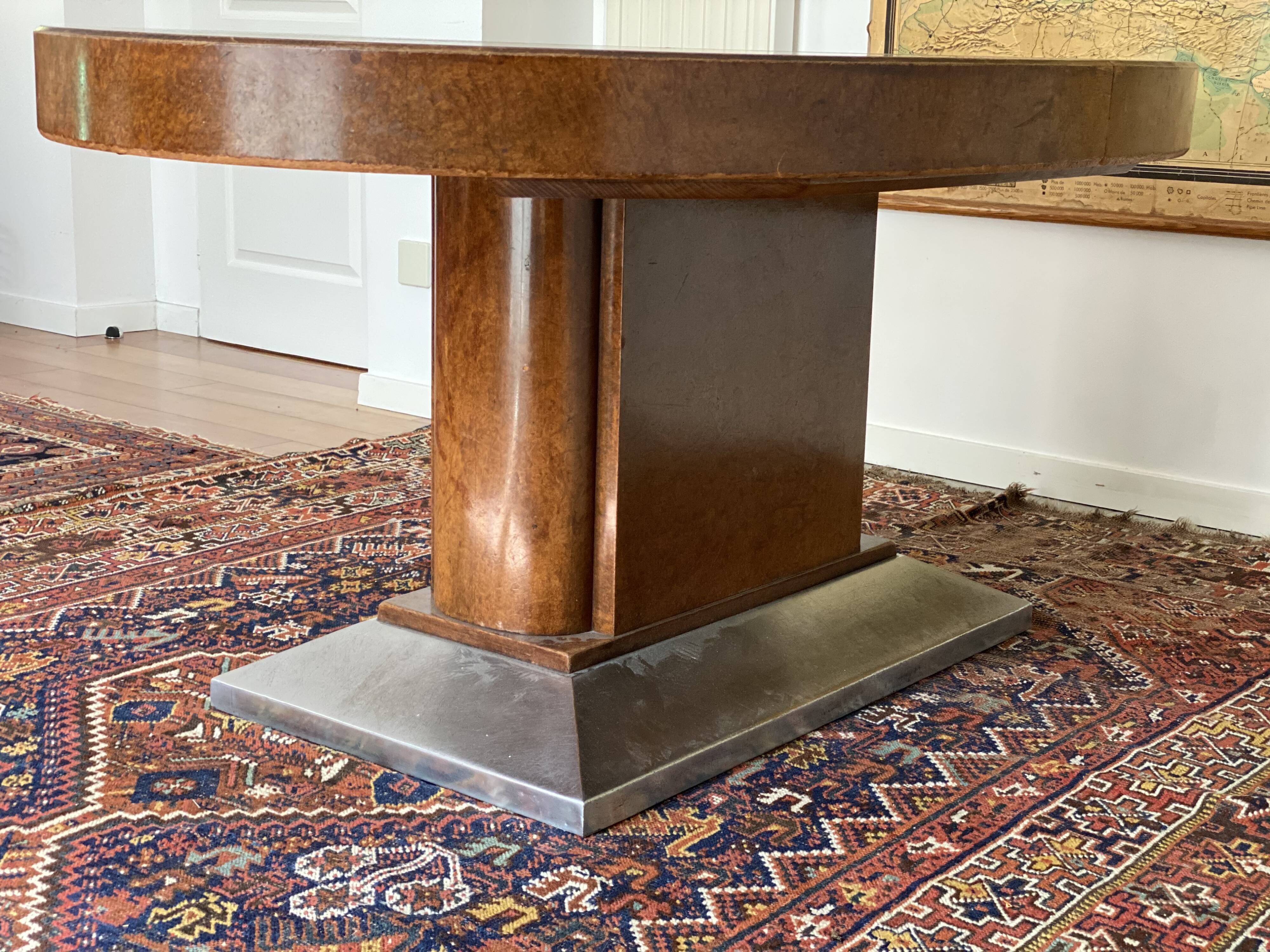 Art deco dining room table