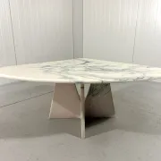Table d'appoint en composite de marbre des années 1980