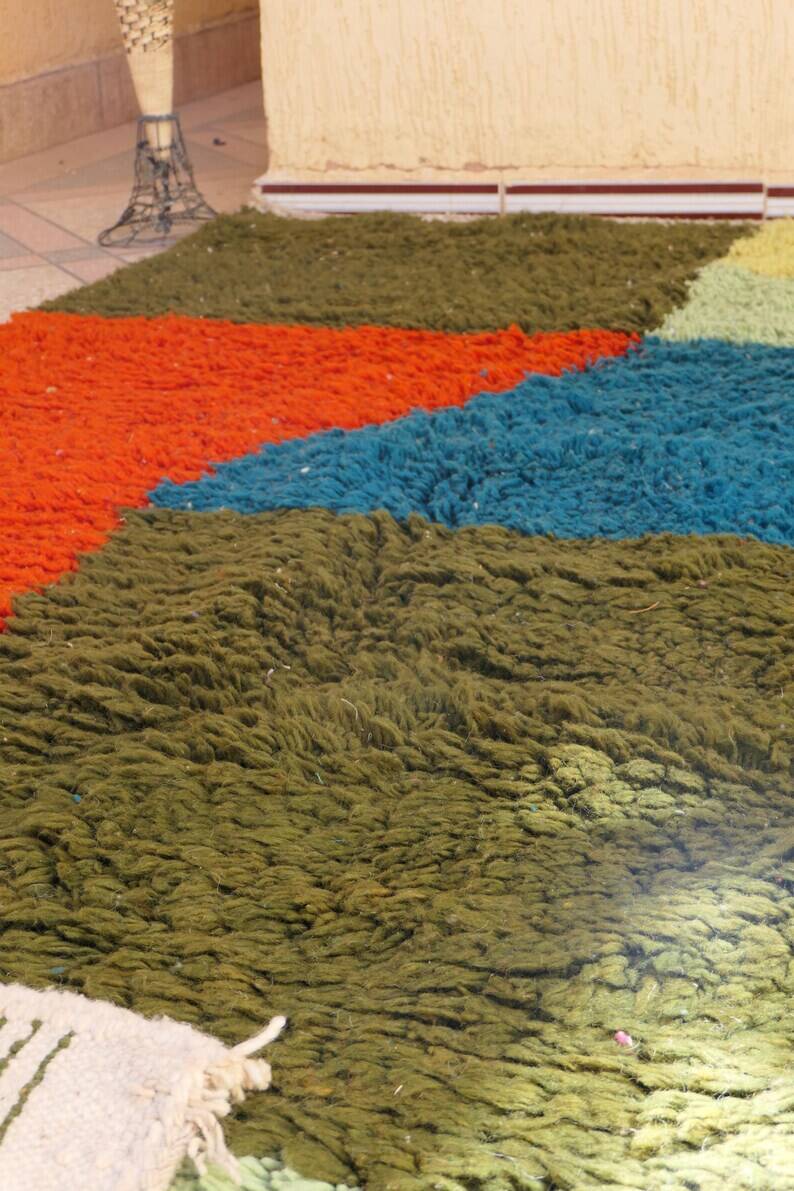 Colorful handmade Moroccan rug 250cm x 150cm