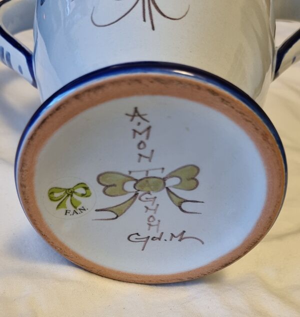 Vase amphore bleu de Nevers Montagnon