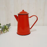 Red enamelled sheet metal coffee maker