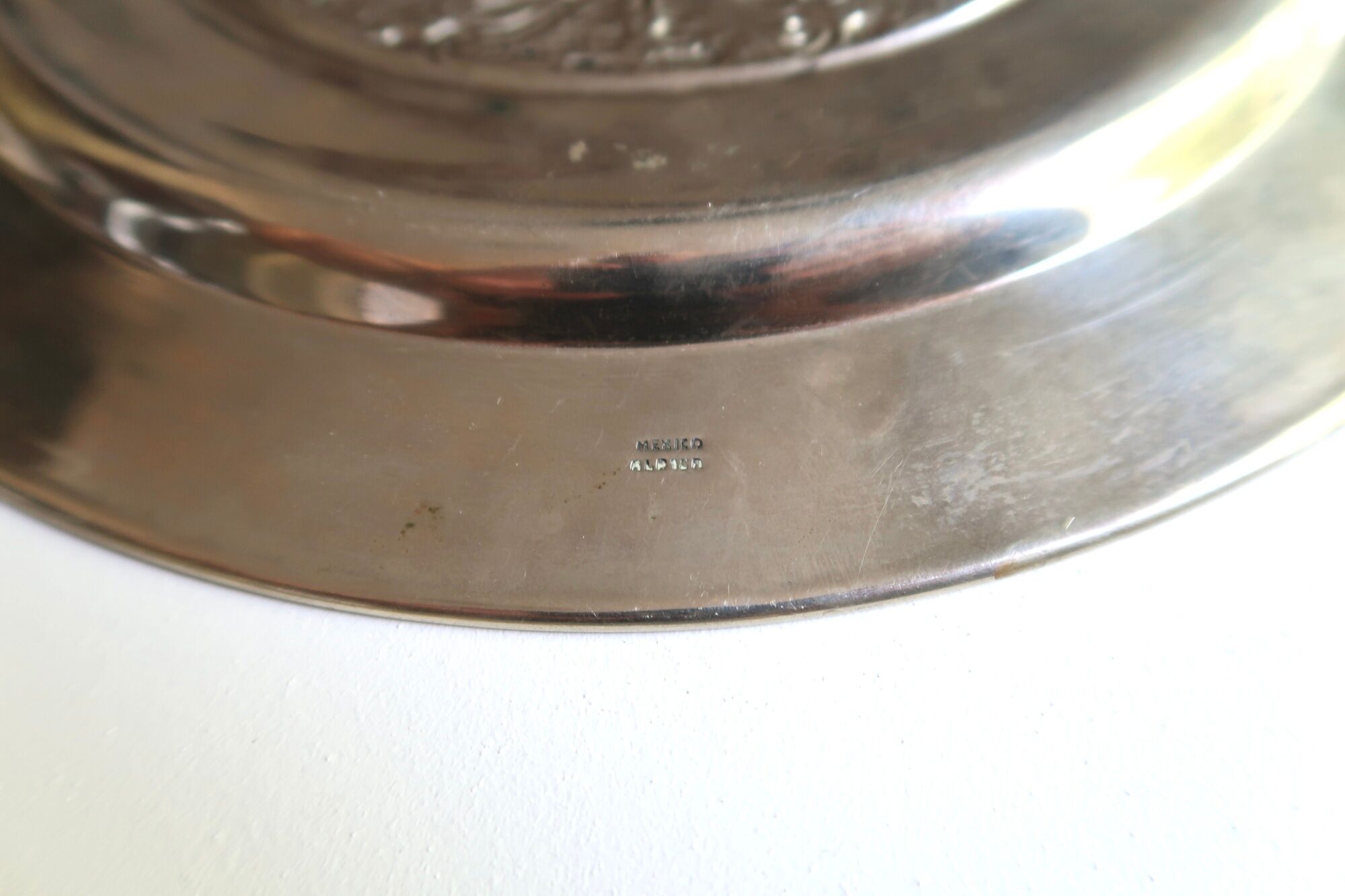 Mexican wall dish in silver metal and mother-of-pearl, 70s