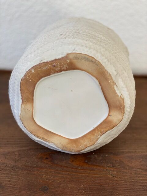 White basket pot cover