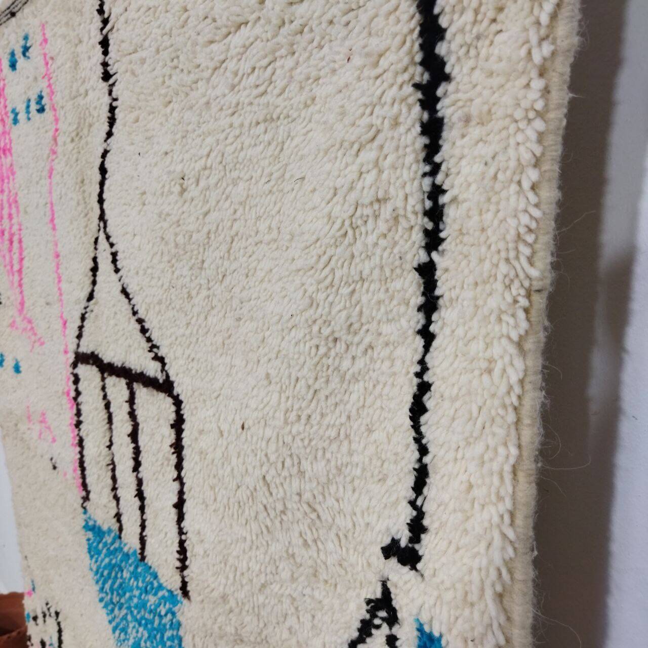 Handmade wool Berber rug 284 x 125 cm