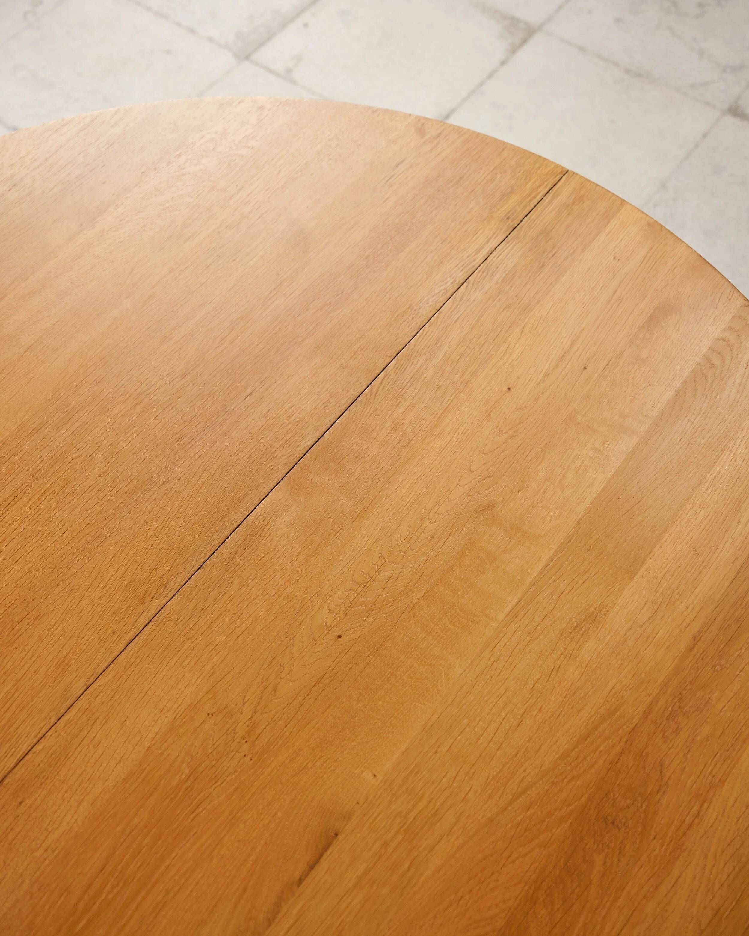 Table ronde extensible en chêne par Hans J. Wegner, Danemark, années 70