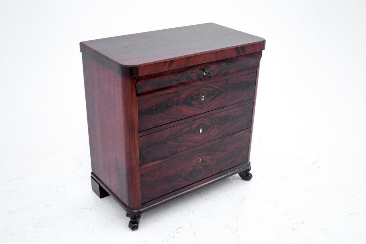 Mahogany chest of drawers, Northern Europe, circa 1860.