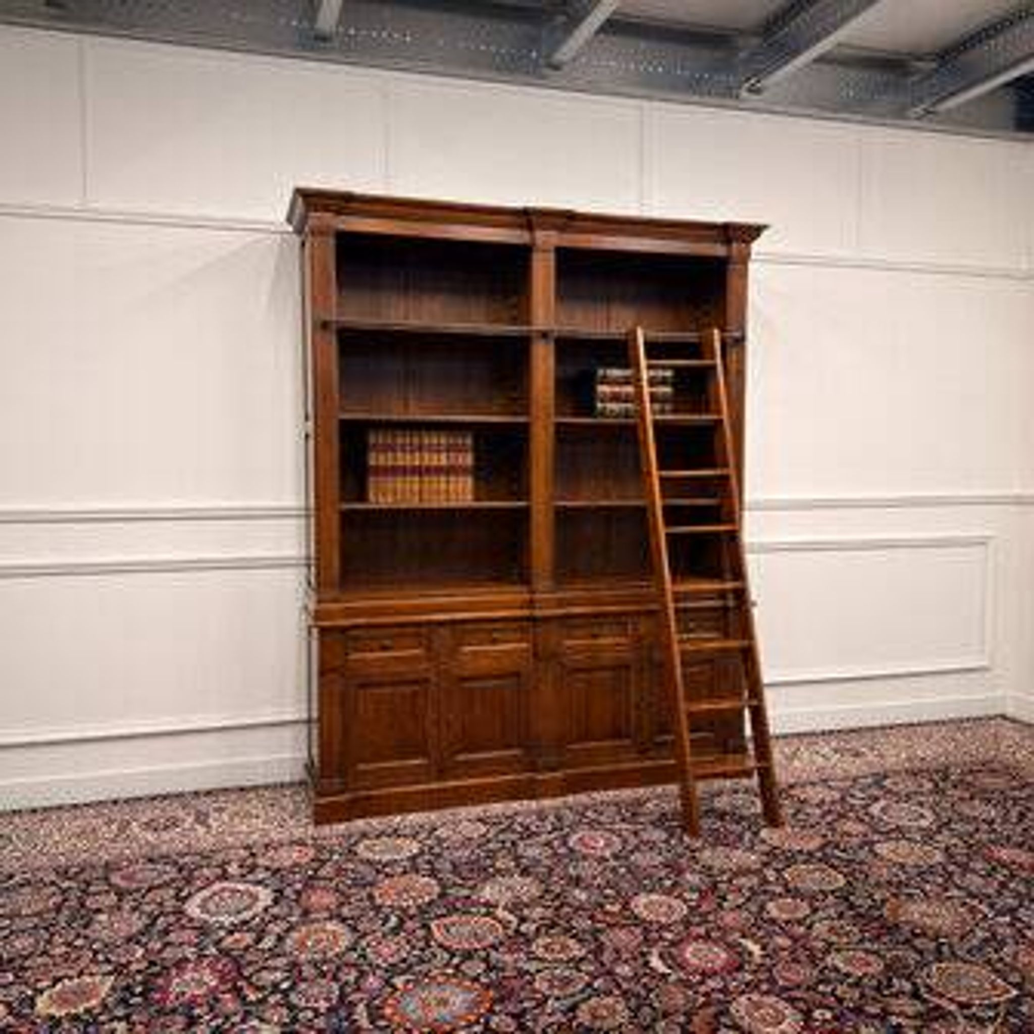 Large classic English Eichholtz bookcase